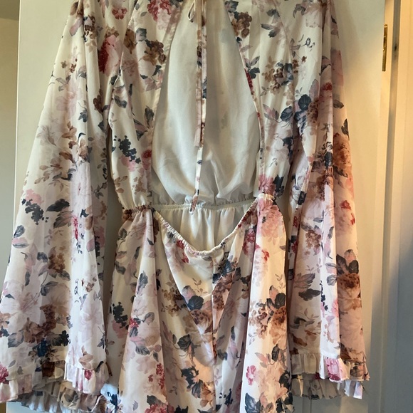 Flowy Romper - Picture 5 of 5